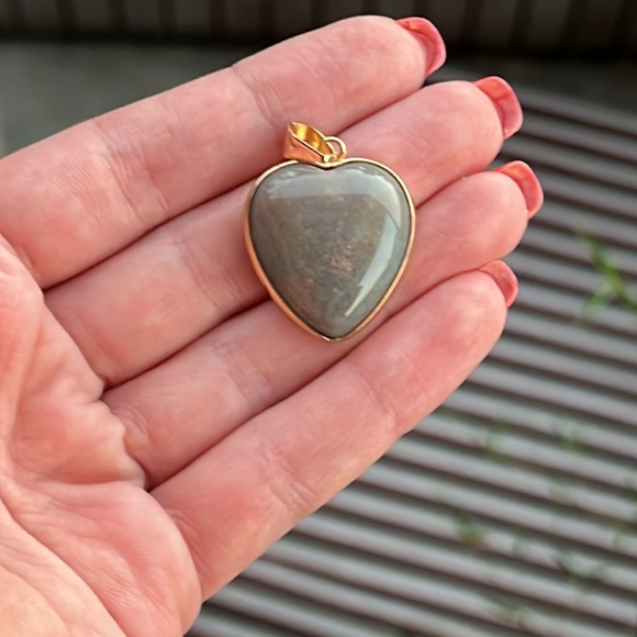 Gold plated Indian Agate Crystal Heart with gold plated Stainless Steel Chain - Picture 3 of 3